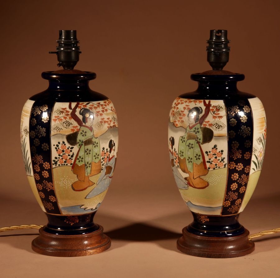 Une authentique paire de lampes de table japonaises Satsuma très décoratives.-photo-1