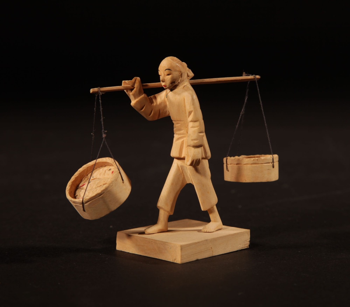 Intéressante collection de 9 sculptures sur bois chinoises illustrant la vie quotidienne en Chi-photo-6