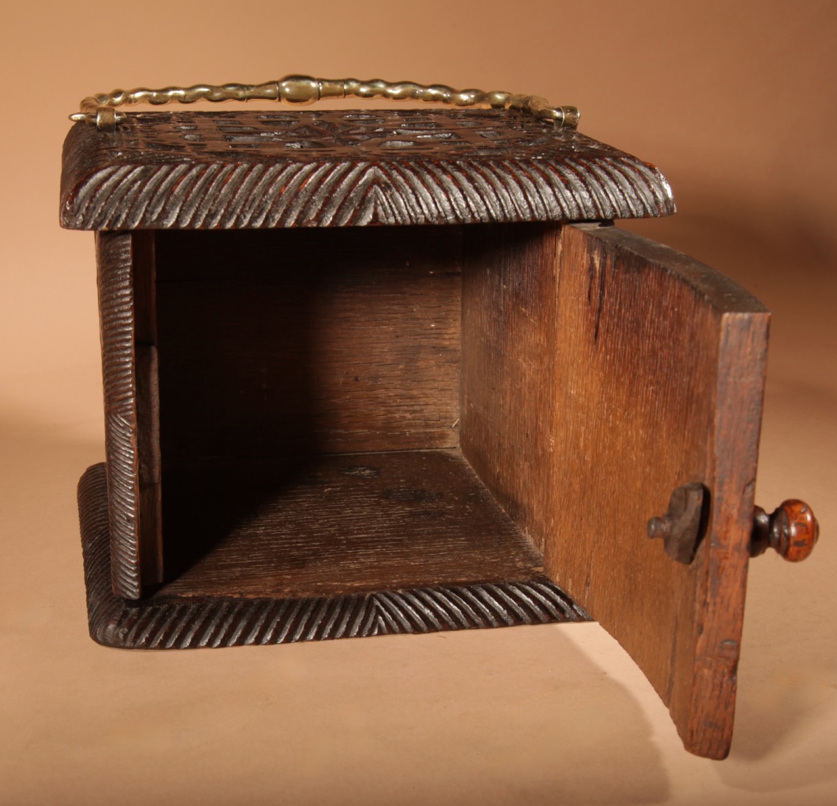 Interesting Finally Oak Chip Carved Foot Stove, Possibly Frisian.-photo-3