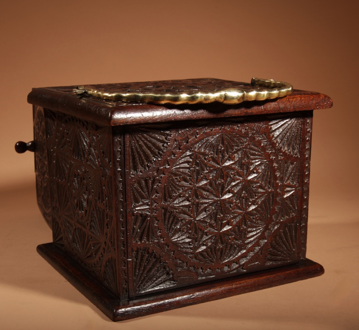  Interesting Finally Oak Chip Carved Foot Stove, Possibly Frisian.-photo-3