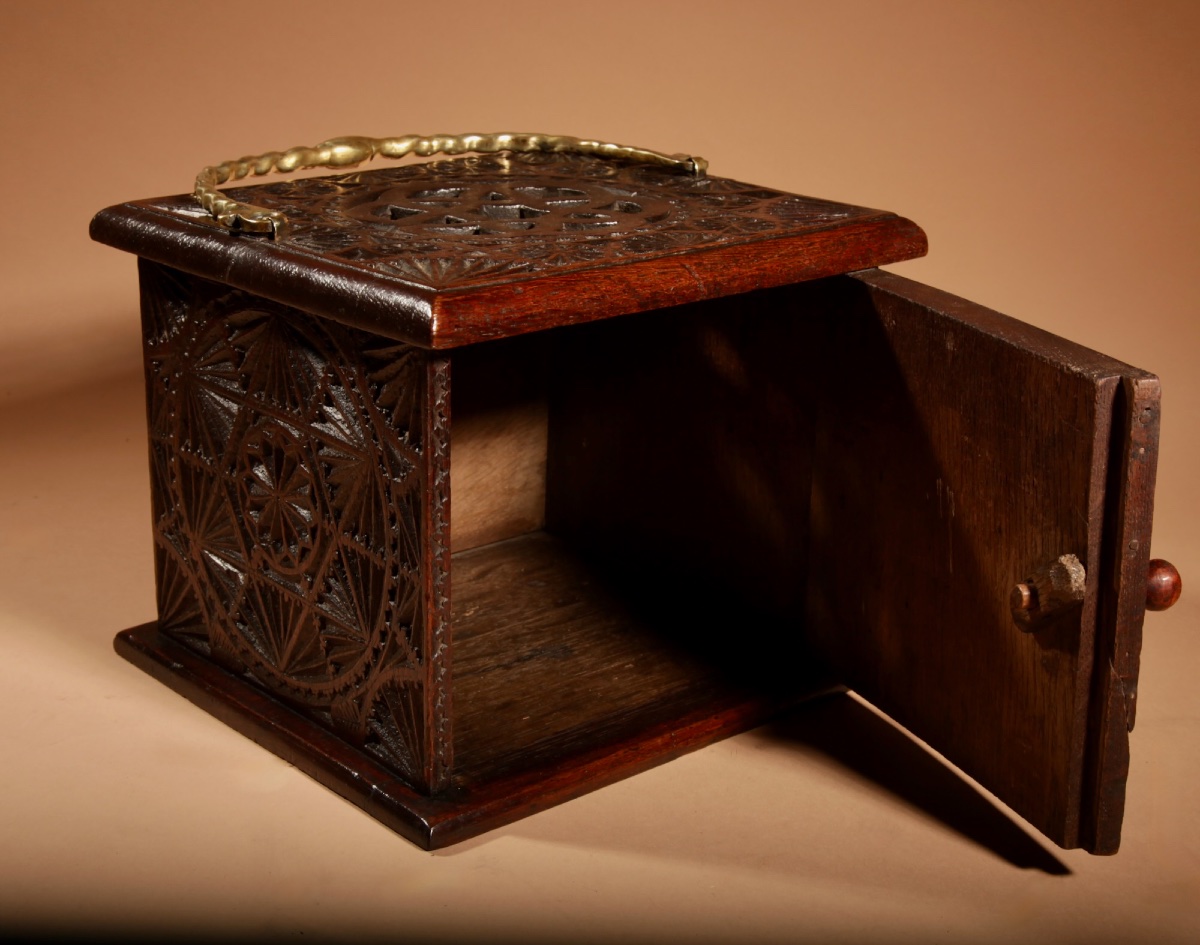  Interesting Finally Oak Chip Carved Foot Stove, Possibly Frisian.-photo-4