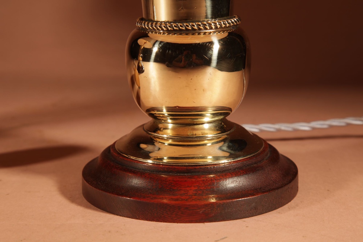  Paire d'élégantes lampes à poser en laiton (vers 1900-1920), -photo-1