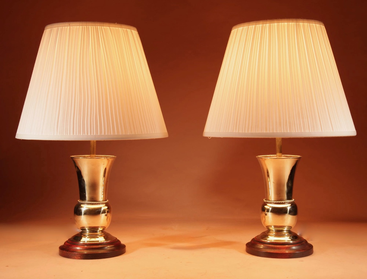  Paire d'élégantes lampes à poser en laiton (vers 1900-1920), 