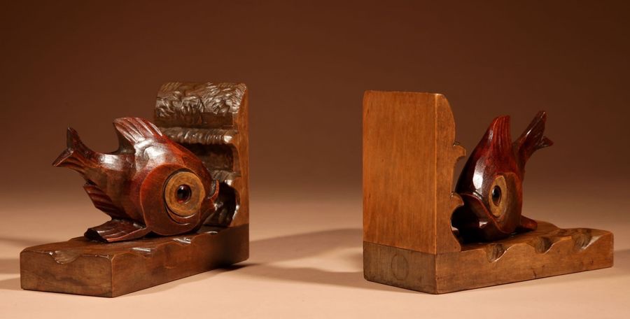 Paire de serre-livres amusants en bois sculpté (style Forêt-Noire) -photo-2