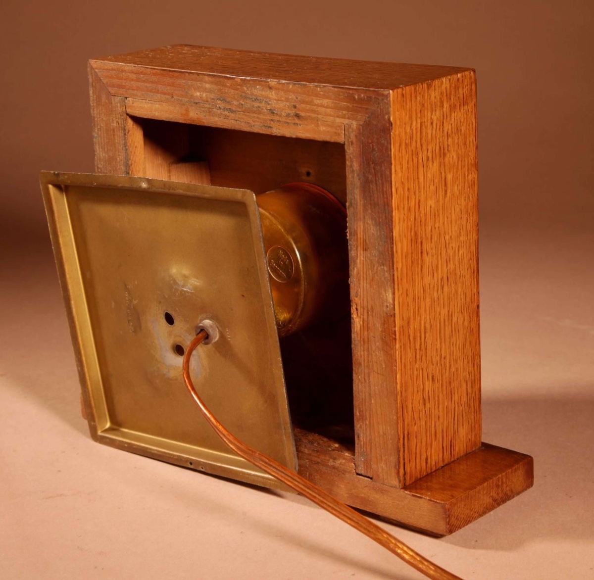 Pendule de cheminée Art Déco (style École d'Amsterdam) à mécanisme électrique précoce, en chêne-photo-4