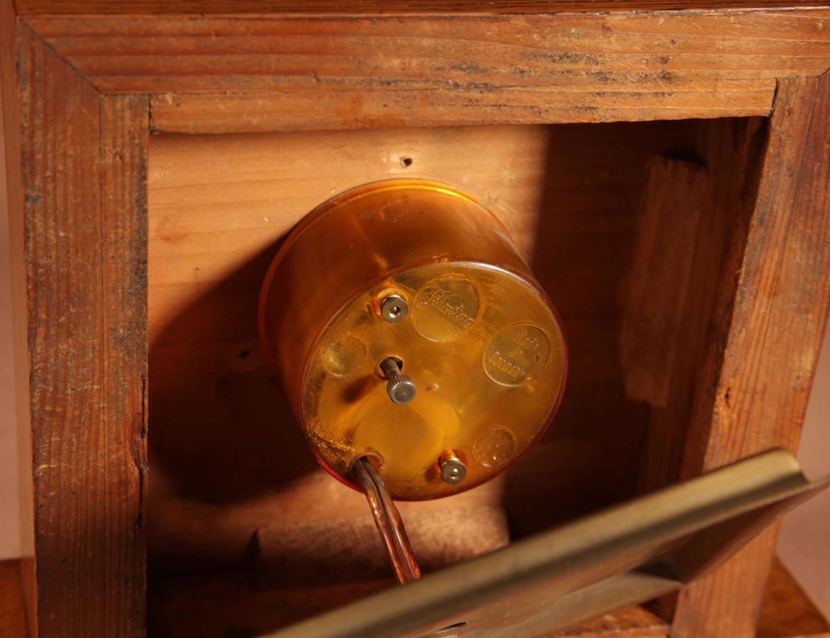Pendule de cheminée Art Déco (style École d'Amsterdam) à mécanisme électrique précoce, en chêne-photo-1