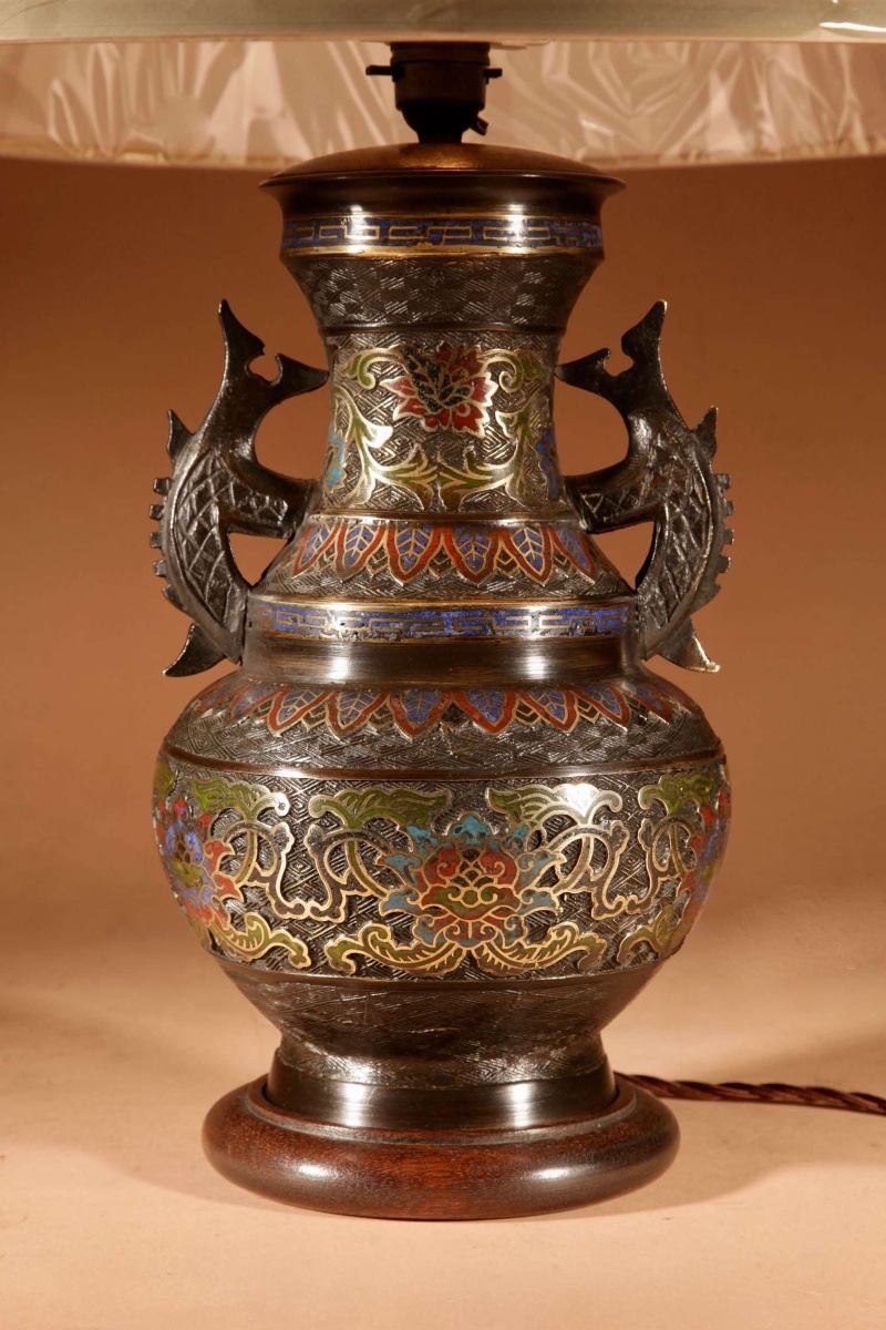 Lampe de table décorative japonaise en bronze et émail champlevé.-photo-2