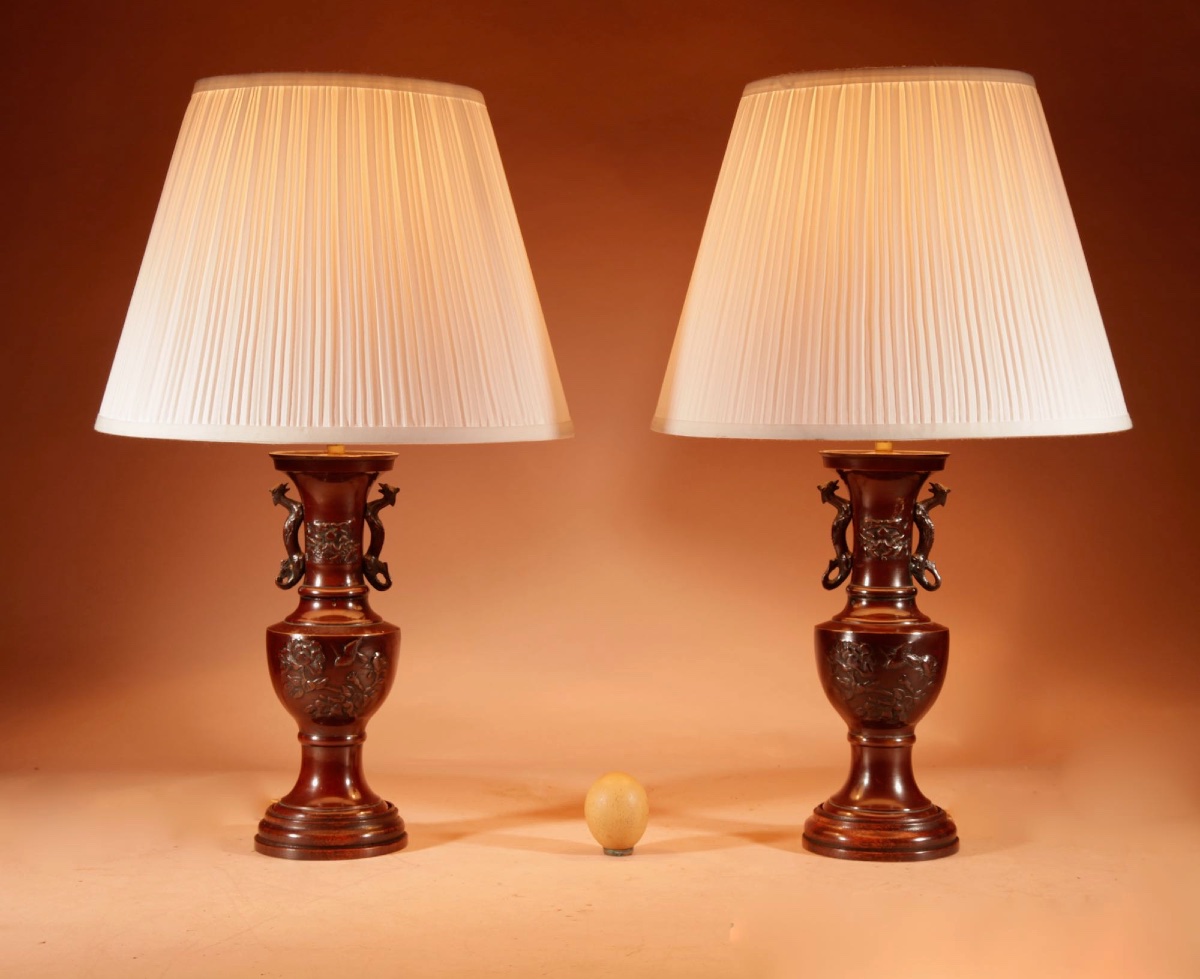 Elegant Pair Of Fine Japanese Bronze Table Lamps, Meiji (1868-1912)-photo-2