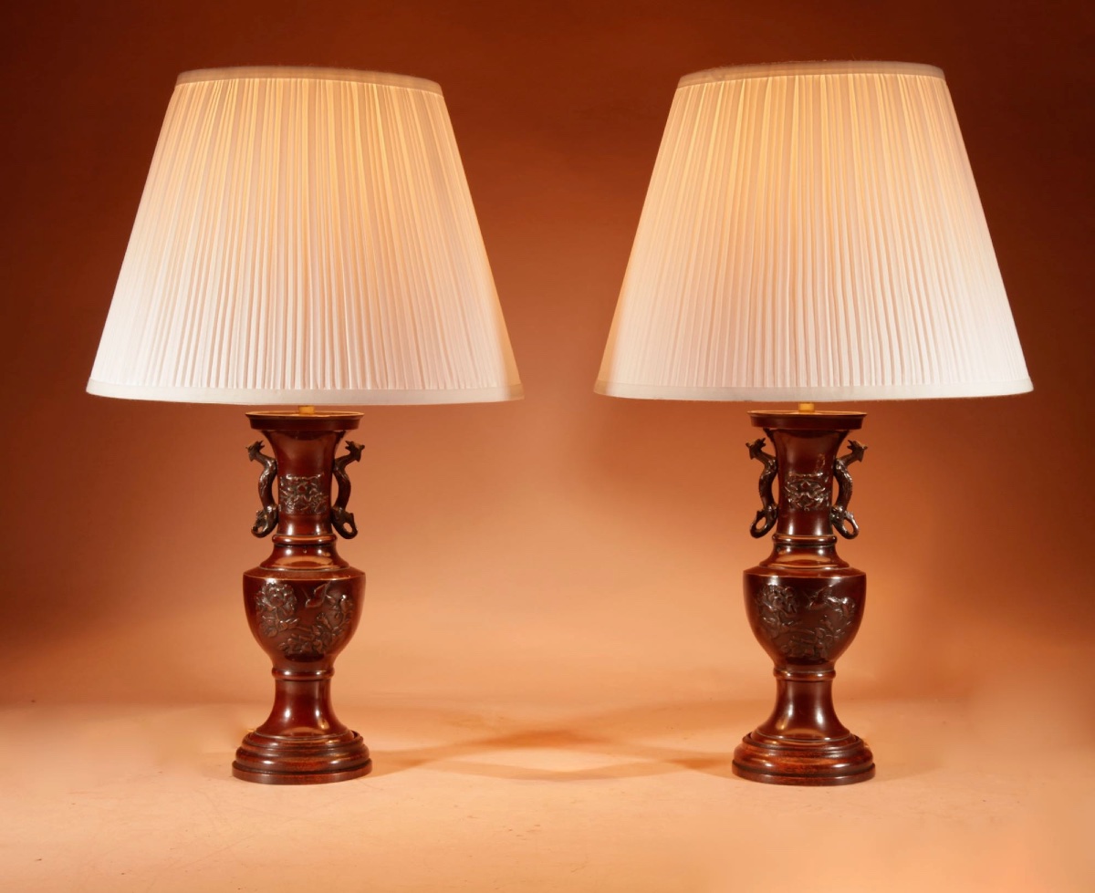 Elegant Pair Of Fine Japanese Bronze Table Lamps, Meiji (1868-1912)