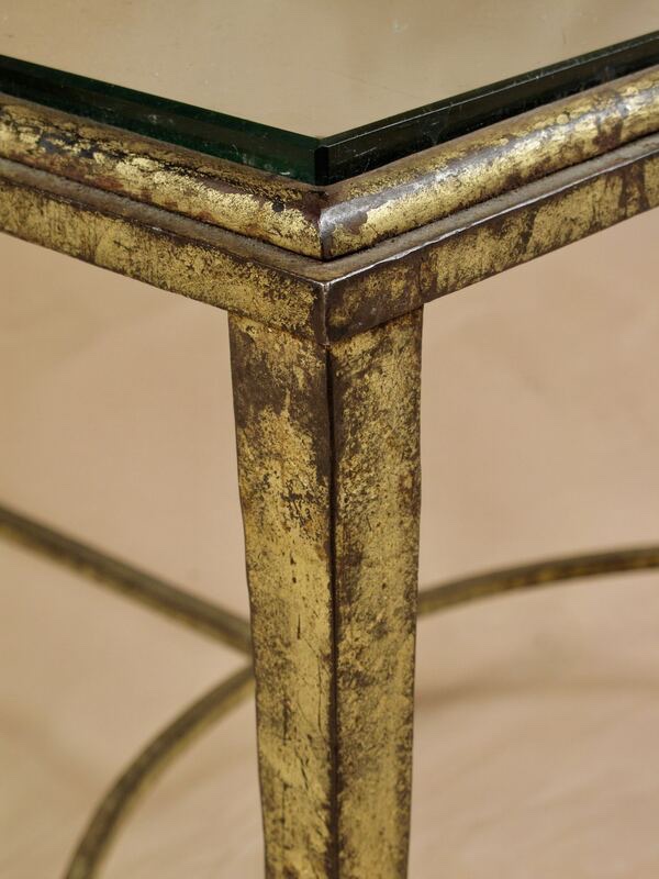 Table basse française en fer forgé doré, Maison Ramsay. -photo-3