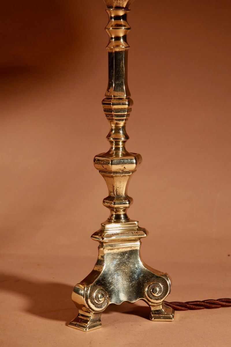   A Pair Of Original Cast Brass Table Lamps.-photo-4
