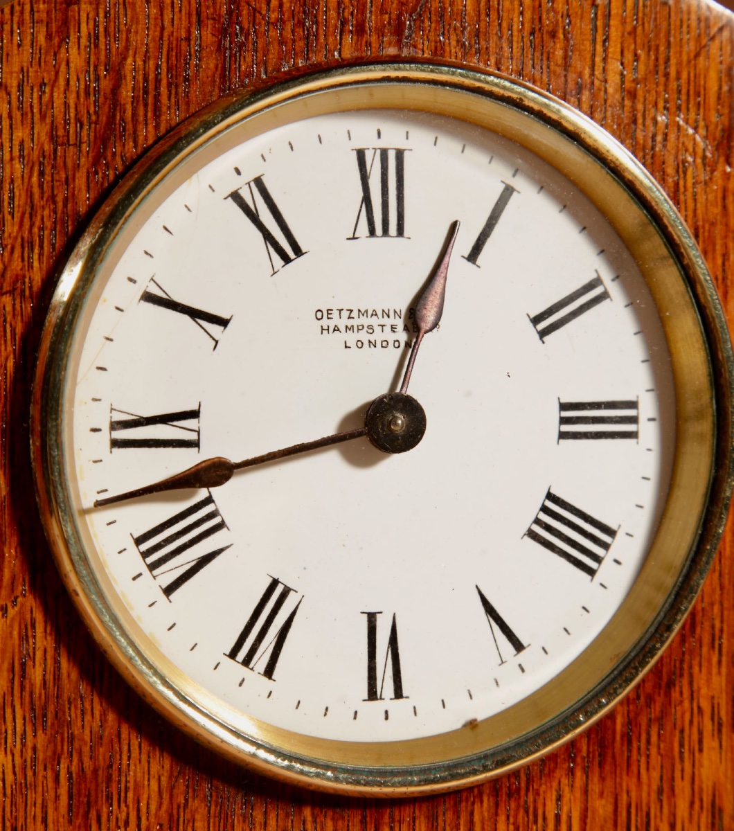 Oetzmann & Co Arts And Craft Signed Very Decorative Owl Inlaid Oak Mantel Clock Circa 1900. -photo-3