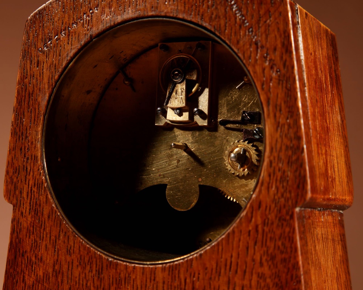 Oetzmann & Co Arts And Craft Signed Very Decorative Owl Inlaid Oak Mantel Clock Circa 1900. -photo-1