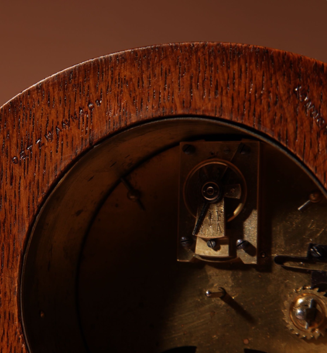 Oetzmann & Co Arts And Craft Signed Very Decorative Owl Inlaid Oak Mantel Clock Circa 1900. -photo-2