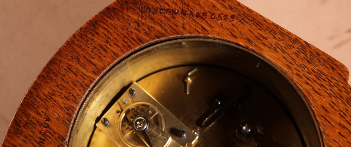 Oetzmann & Co Arts And Craft Signed Very Decorative Owl Inlaid Oak Mantel Clock Circa 1900. -photo-3