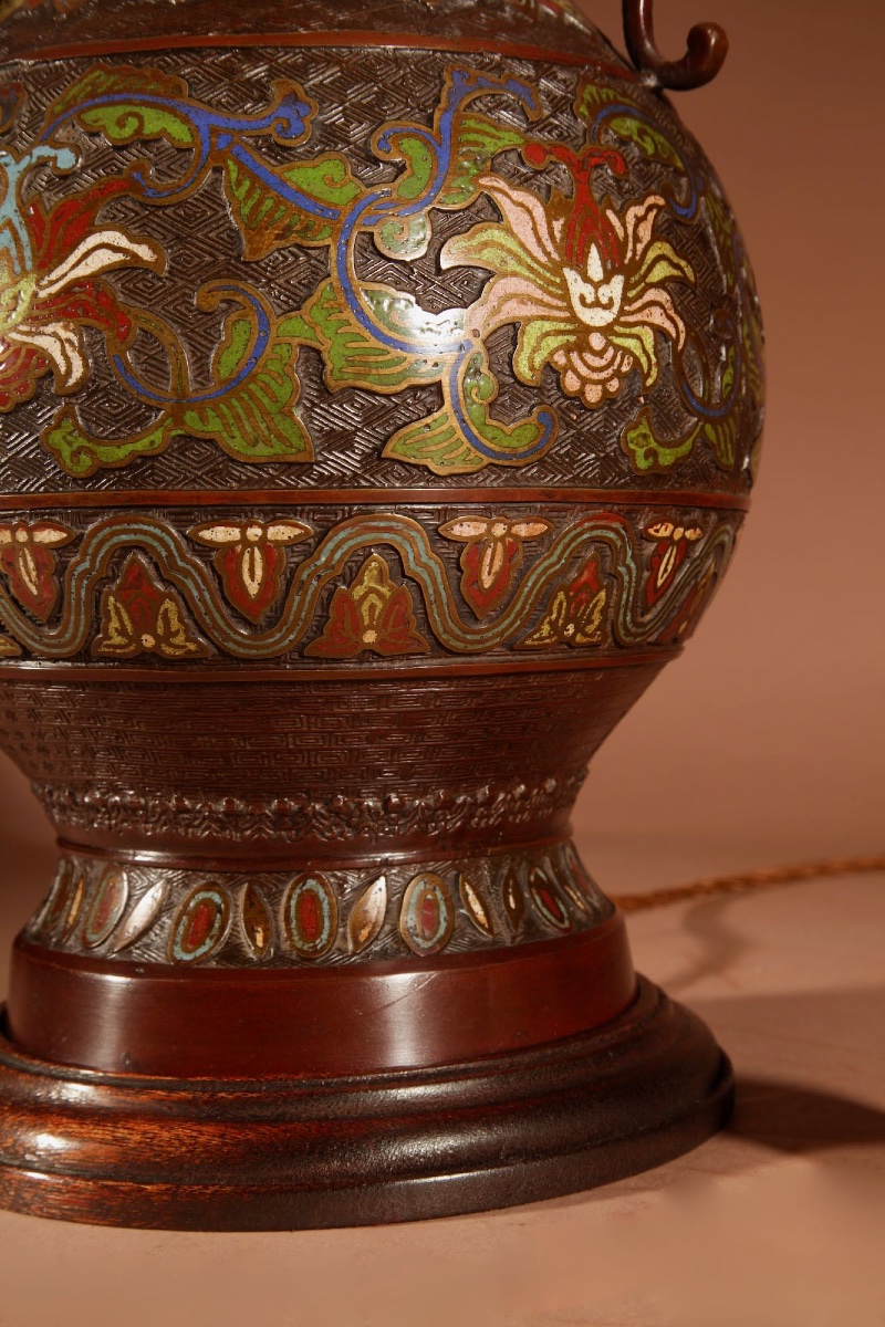 A Large Impressive Champlevé Japanese Bronze Table Lamp.-photo-4