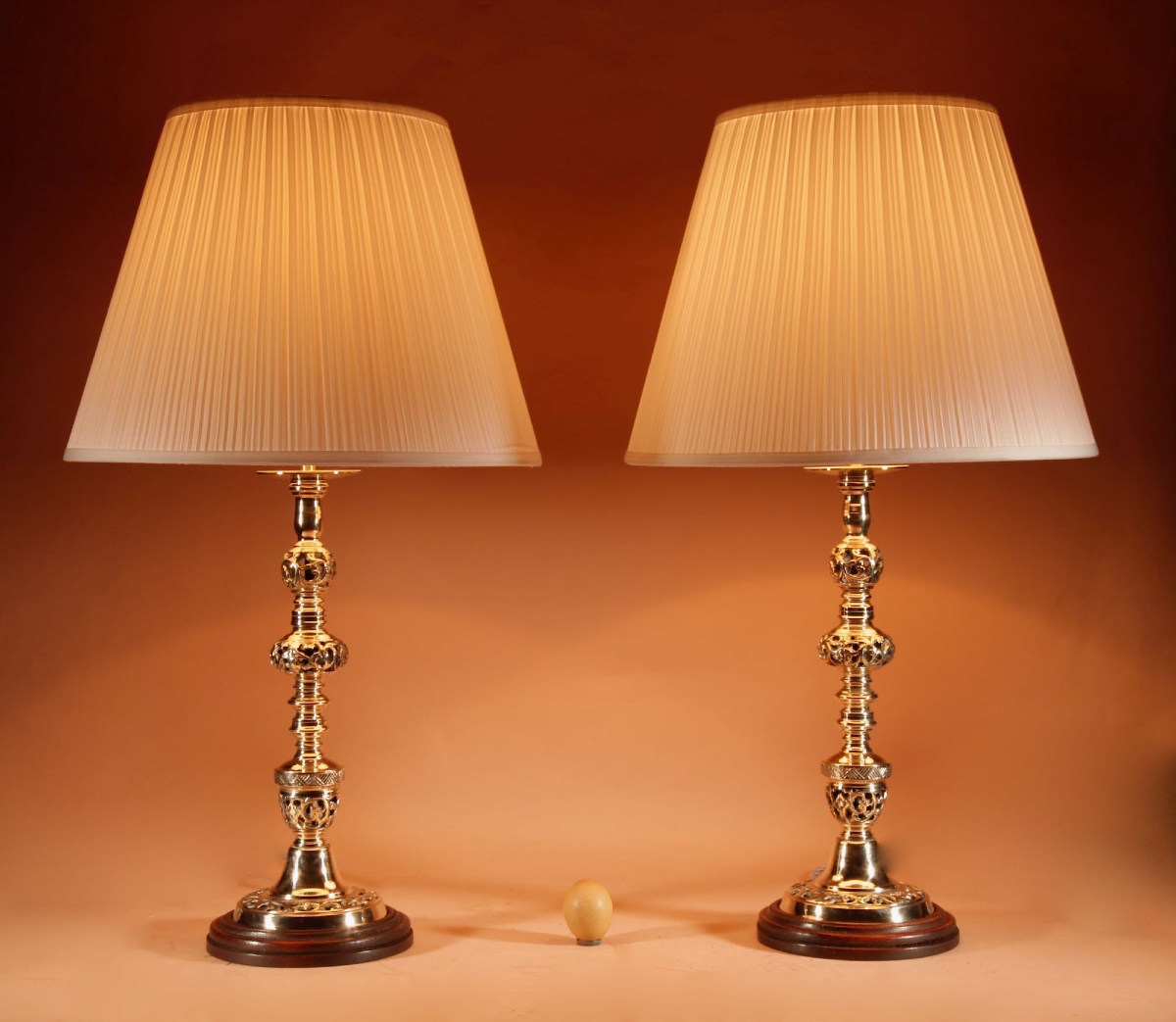 A Beautiful Pair Of Unusual Brass Openwork Ajour Cast Table Lamps Circa 1900-20.-photo-2