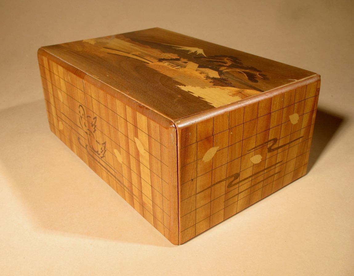 Japanese Box Finely In Marquetry With Fuji Mountain-photo-1