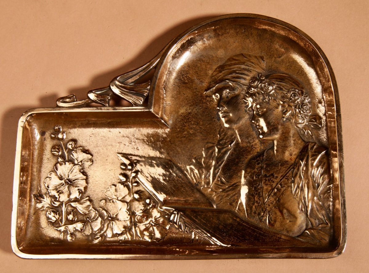 An Art Nouveau Brass Tray In Relief Around 1900