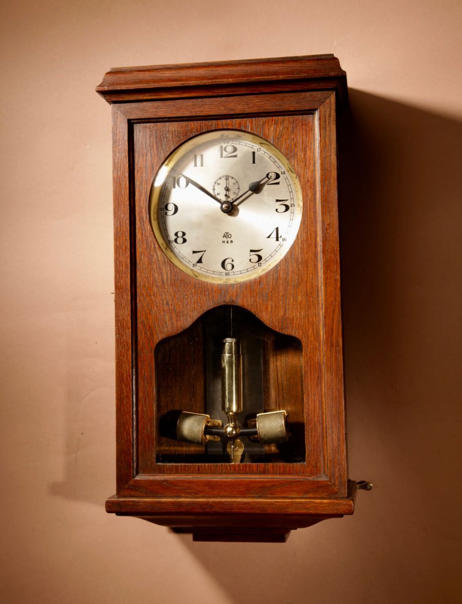 An Early Electrical Ato Haller & Benzing Oak Wall Clock Circa: 1925.-photo-4