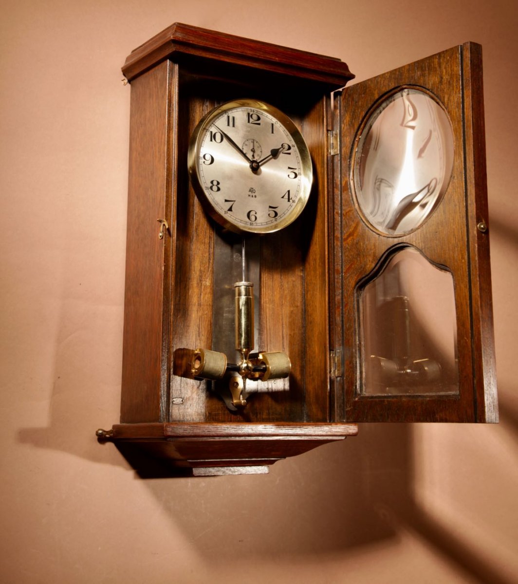 Une Horloge Murale électrique Ancienne En Ato, Haller & Benzing, Circa 1925 -photo-1