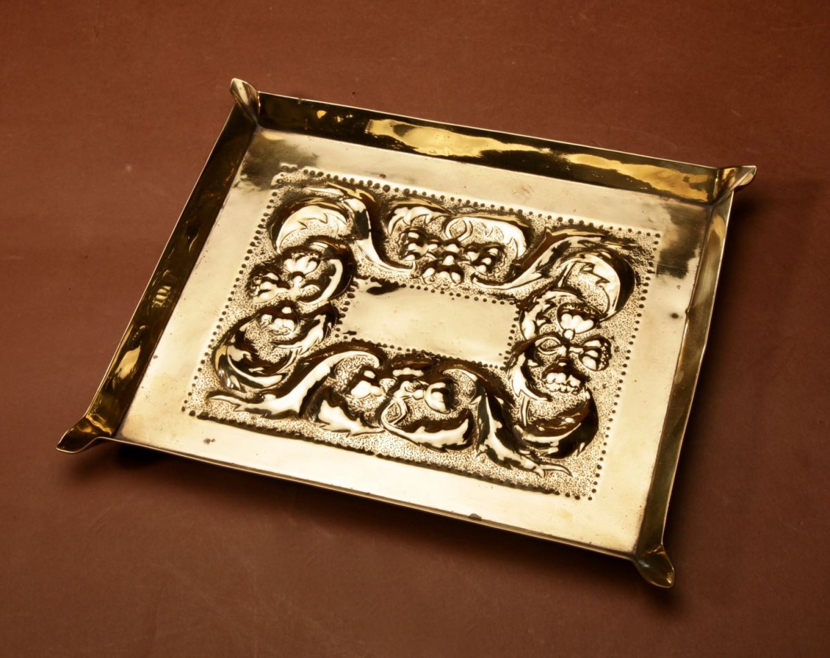 A Decorative Glasgow School Embossed Brass Tray. Circa 1900.-photo-1