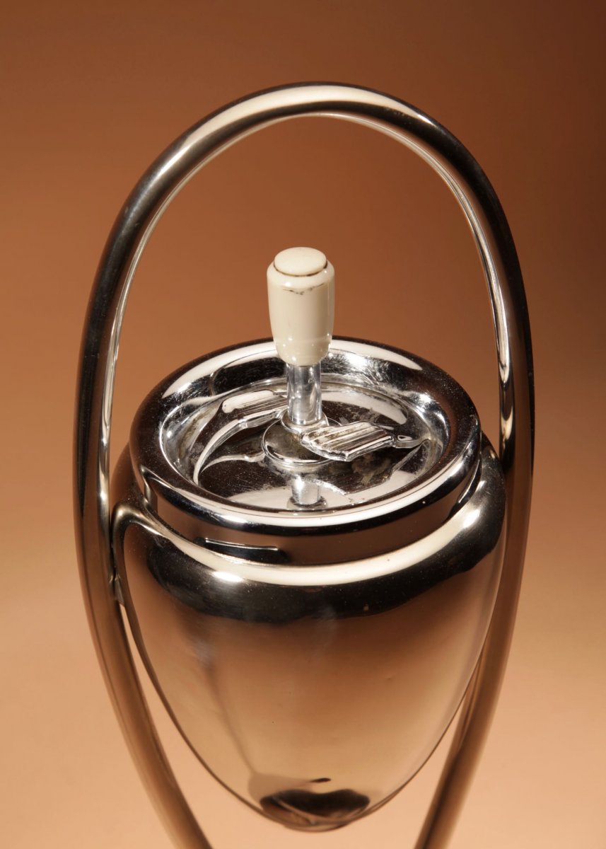 A 60s Very Stylish Free Standing Dutch Spinning Chrome Ashtray.-photo-1