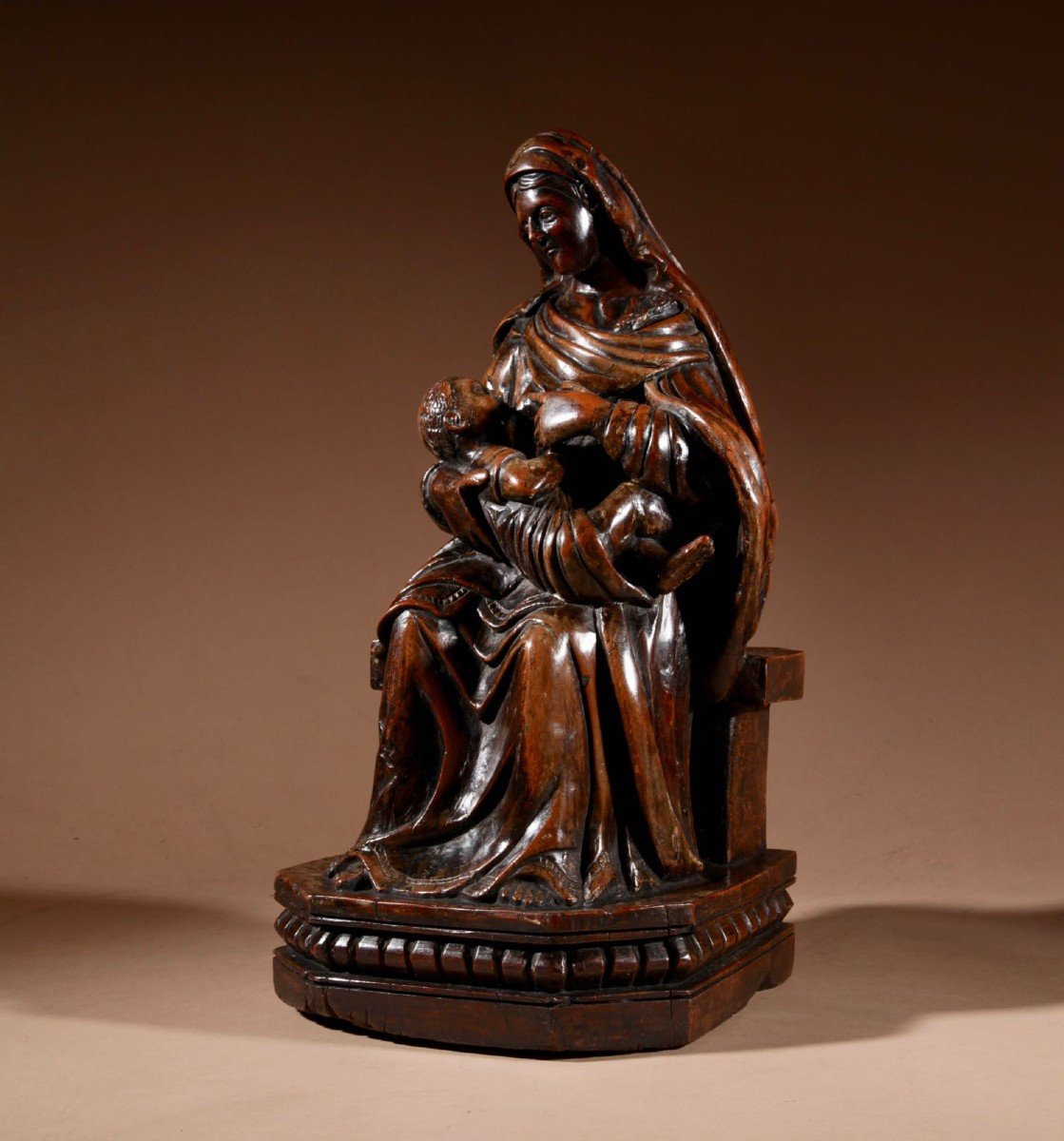 Une Charmante Sculpture De Maria Lactans Continental Début XVIIIe Siècle