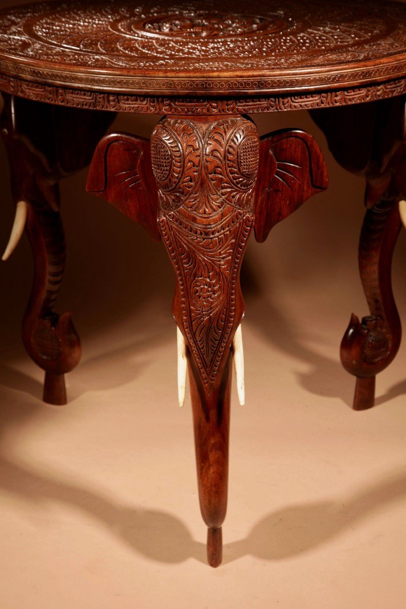 Table d'éléphant Ronde En Bois Dur Sculpté Anglo Indian. 19ème Siècle-photo-4