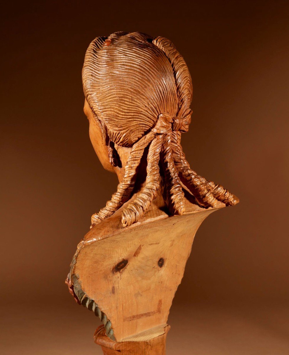 Une Sculpture En Bois De Buste Russe d'Excellente Qualité d'Une Noble Dame Circa: 1770-photo-3