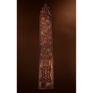 A Rare Very Fine Chip Carved Walnut Frisian Dutch Mangling Board 17/18th Century.