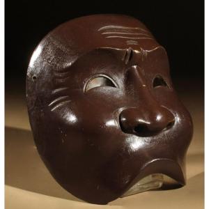 Un Intéressant Demi-masque d'Opéra Nuo Sculpté En Bois, Chine Vers 1920.