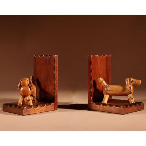 An Unusual Amusing Pair Of Art Deco Bamboo Dogs Bookends, Circa 1920-40