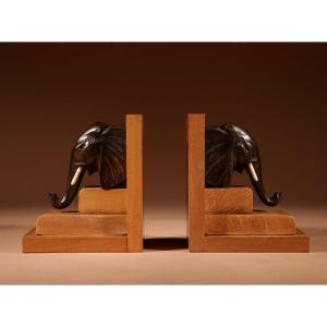   Impressive Black Forest Amusing Pair Of Elephant Carved Wooden Bookends Circa 1900-20.
