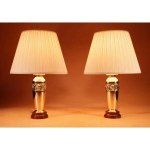 Paire de très élégantes lampes de table françaises Art déco en laiton.