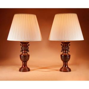 Elegant Pair Of Fine Japanese Bronze Table Lamps, Meiji (1868-1912)