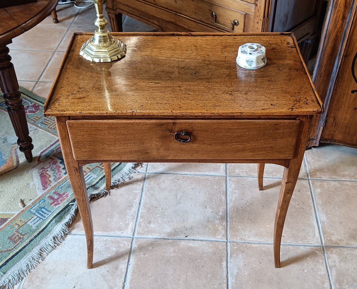 Petite Table Ecritoire Louis XV Début 19ème En Noyer