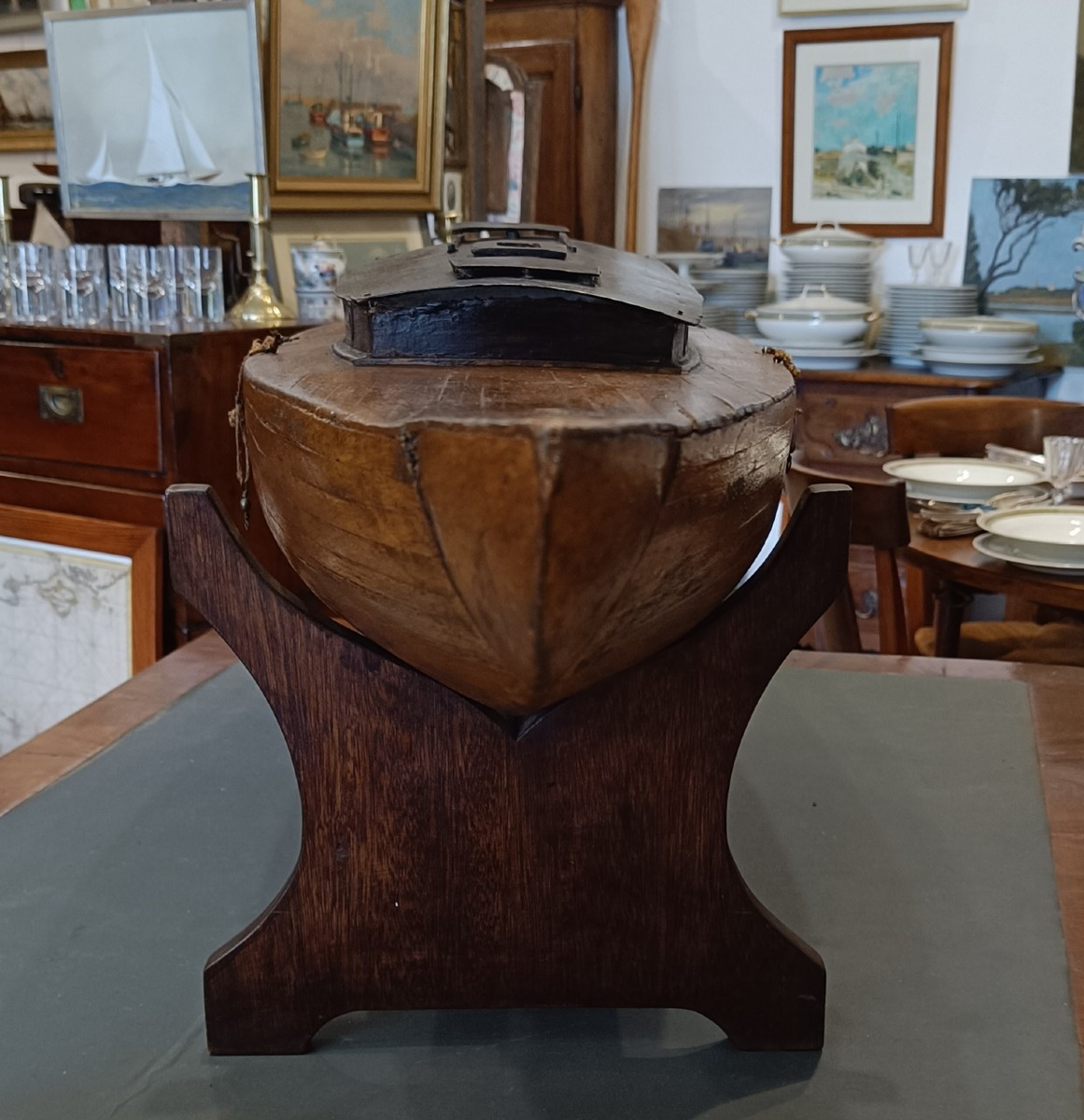 Grande coque de bateau naviguant de bassin début 20ème-photo-1