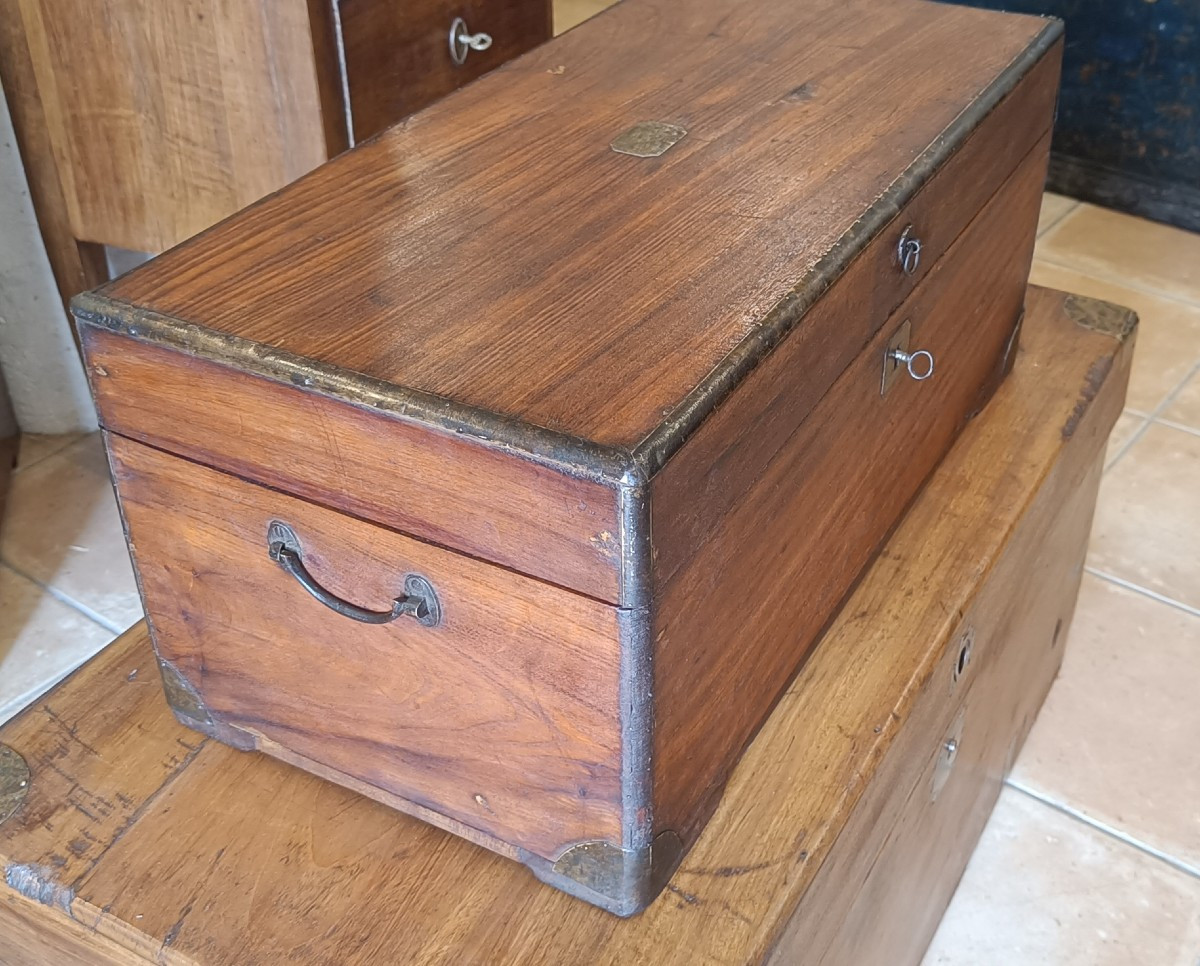 Small Officer's Trunk, Known As Marine Trunk, In Camphor-photo-3