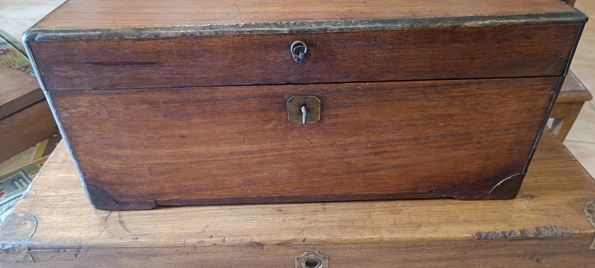Small Officer's Trunk, Known As Marine Trunk, In Camphor-photo-2