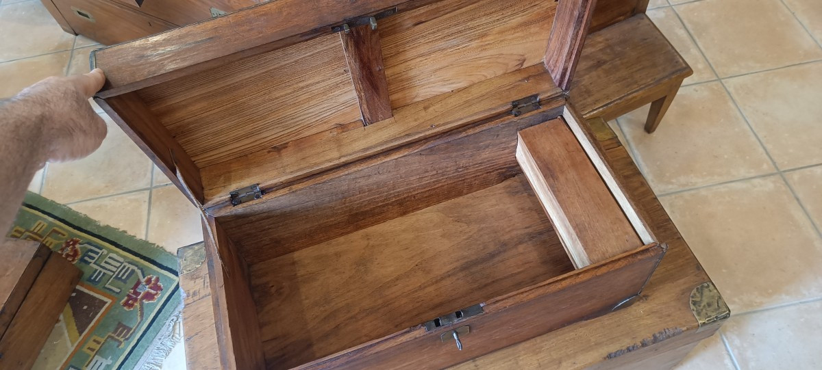 Small Officer's Trunk, Known As Marine Trunk, In Camphor-photo-3