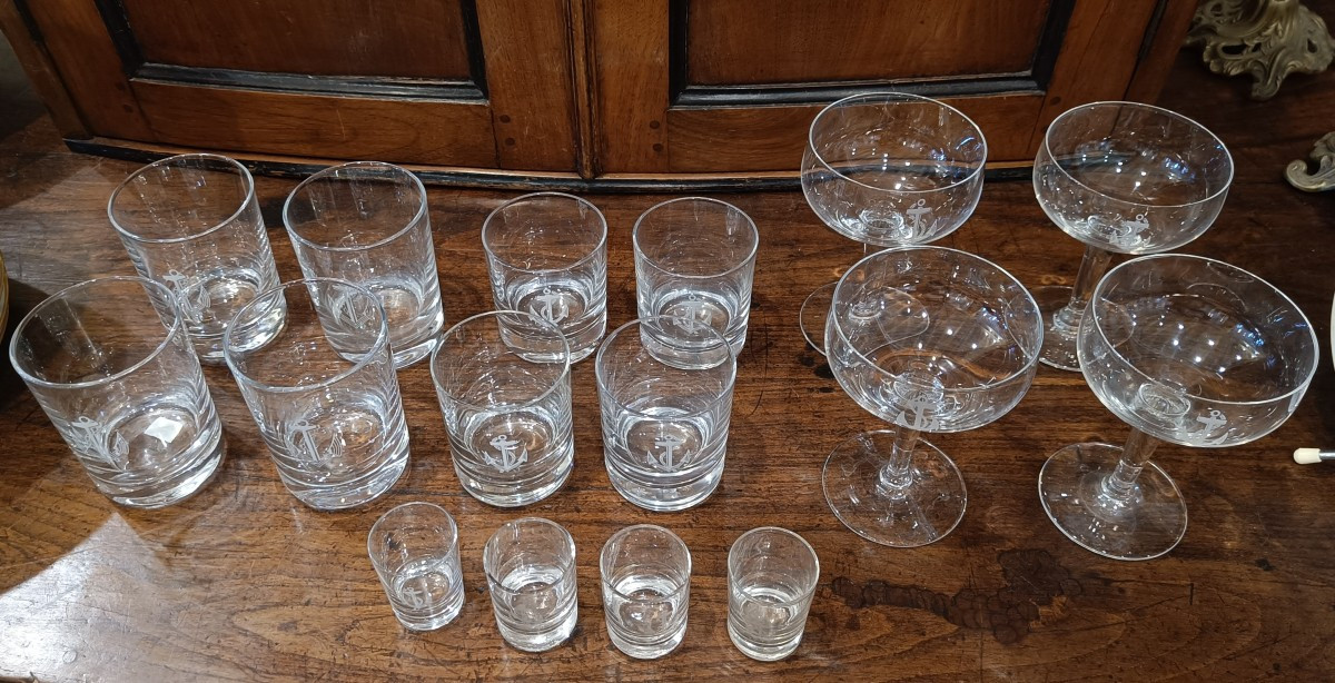 Service de verres de la Marine Nationale, sous officier avec ancre de marine-photo-2