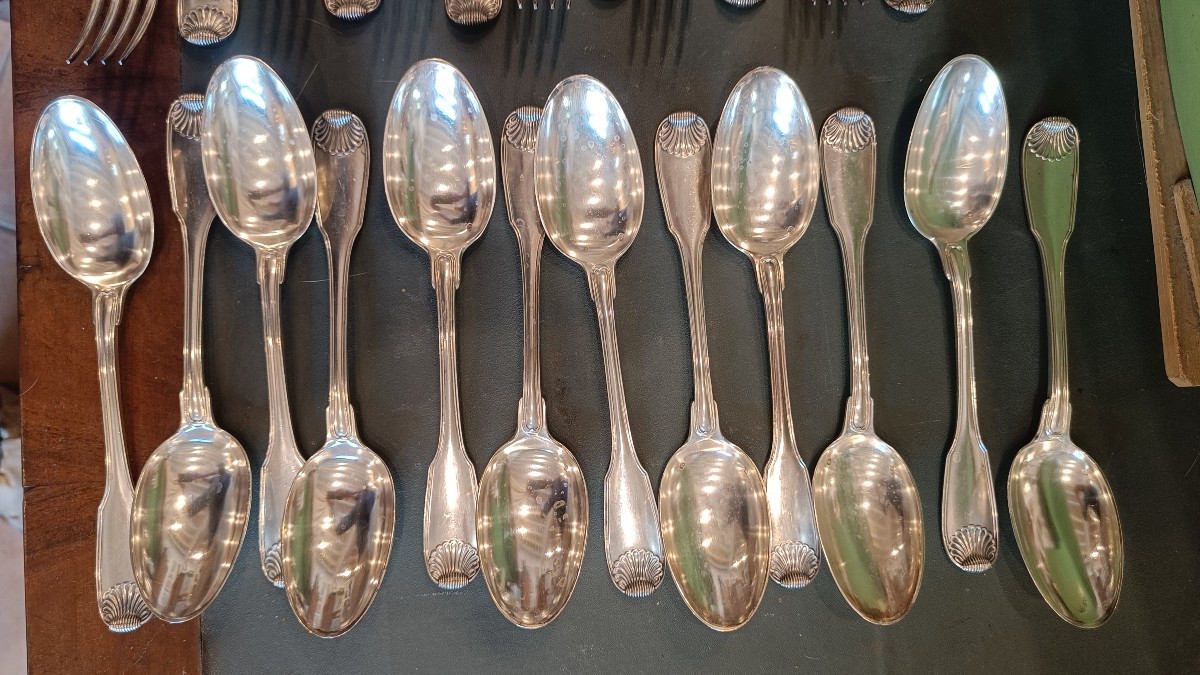 Set Of 12 Solid Silver Place Settings, Silversmith Henin & Cgnie, Shell Decorations -photo-1