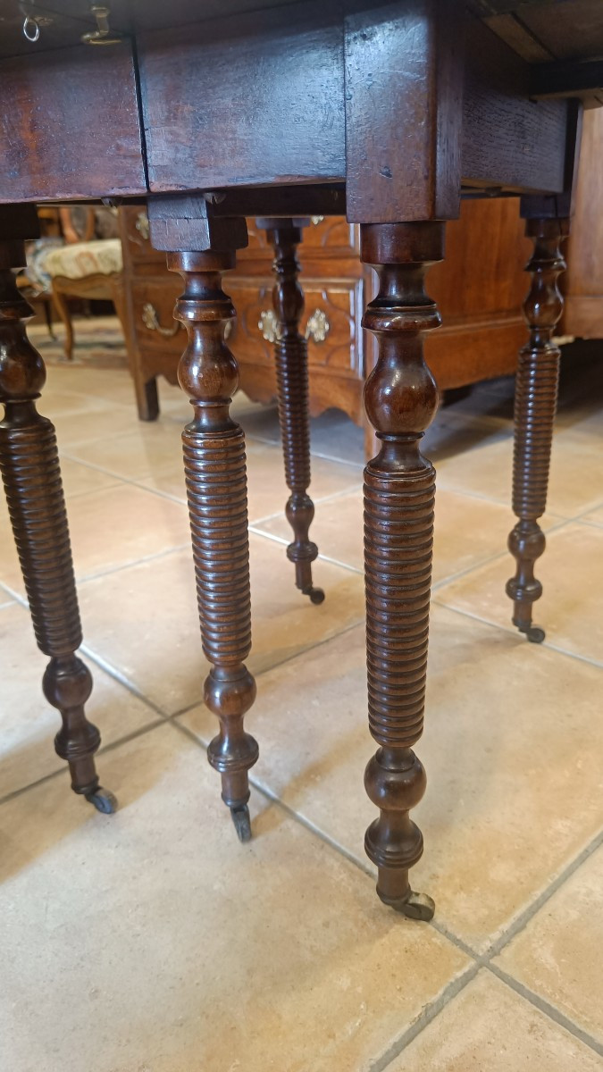 Masterpiece 6-foot Mahogany Table-photo-4