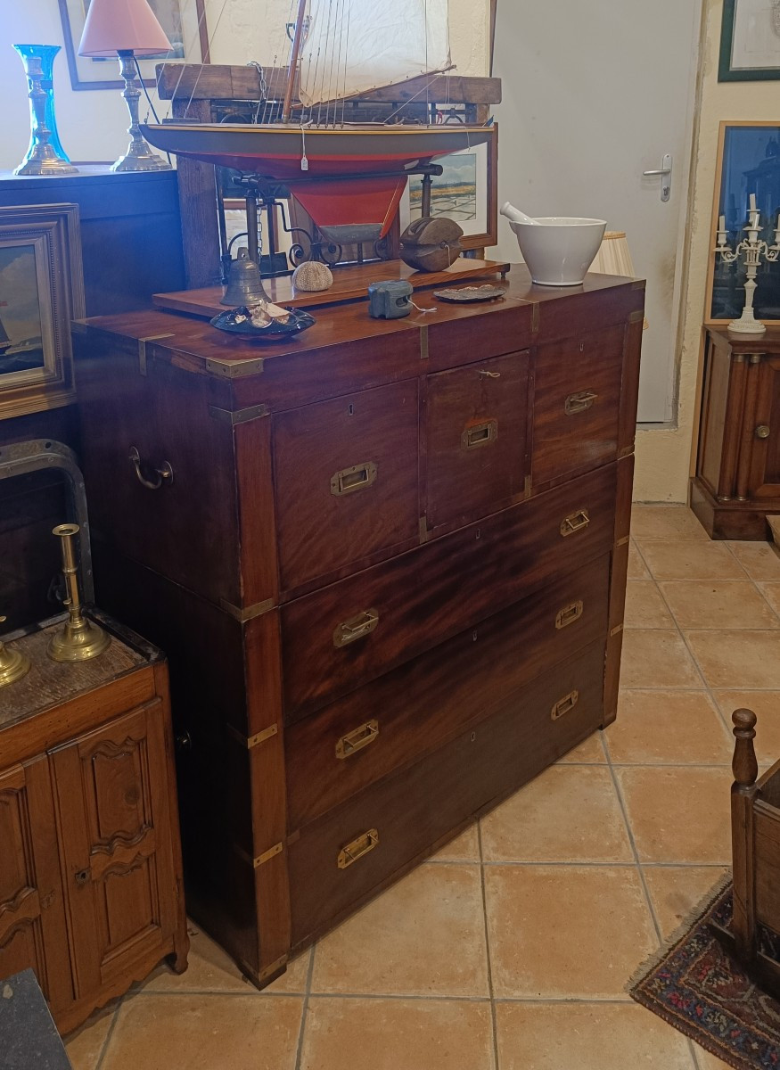 Commode d'Officier, dite de Marine début 20ème en acajou.