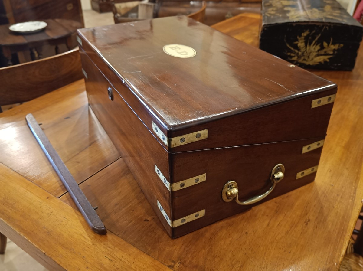 19th-century Officer's Writing Desk In Solid Mahogany With Brass Corners-photo-2