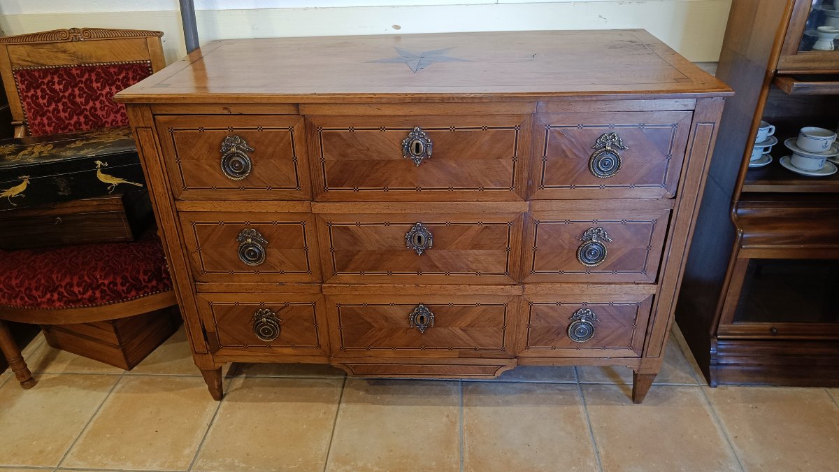 Commode Louis XVI en noyer et marqueterie fin 18ème-photo-2
