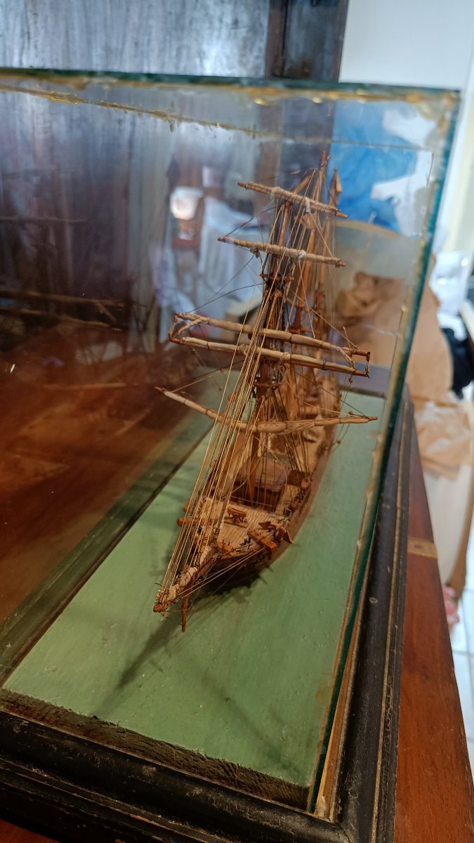 Maquette de bateau 19ème sous vitrine-photo-3