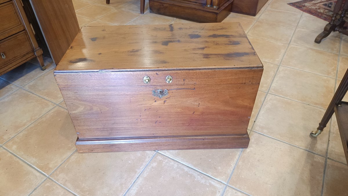 Small Marine Chest Made Of Exotic Wood-photo-2
