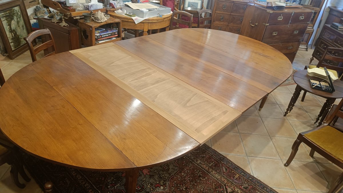 Large 6-foot Walnut Diretoire Round Table With 4 Extension Leaves, Seats 18–20 People-photo-4